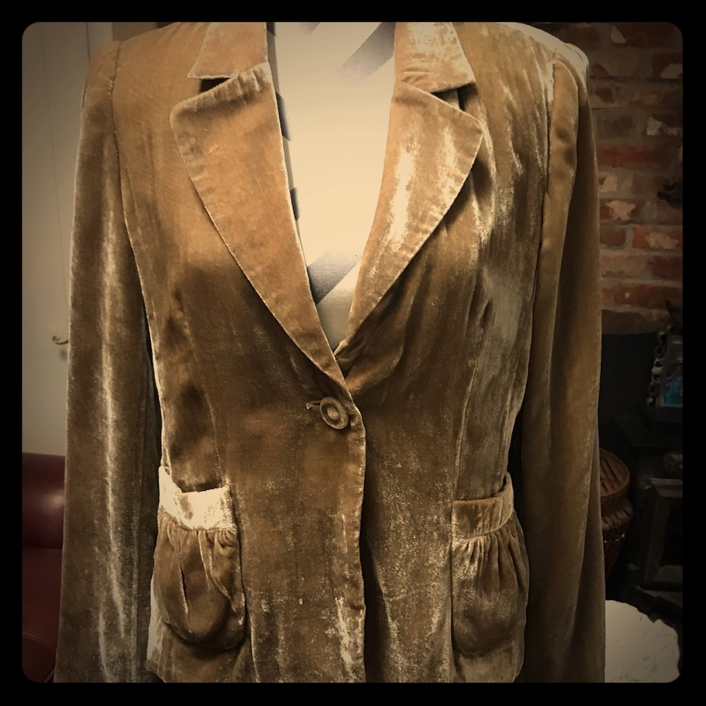 Vintage 60s' velvet jacket.